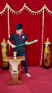 Ảo thuật ly xuất hiện hoa