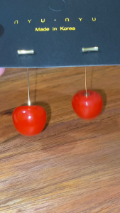 Anting Gantung Glossy Cherry Merah – Glossé SwingBerry Earrings Korean Style A399