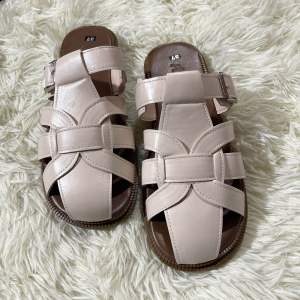 Sục dọ chiến binh da mềm siêu cá tính sandal phối khóa phòng cách Hàn quốc