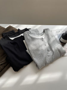 พรางหุ่น เสื้อยืดคอกลมแขนยาว ผ้าฝ้าย เสื้อชั้นฐานผสม ลำลอง ฤดูใบไม้ร่วง ผู้หญิง เสื้อท่อนบน หวาน สไตล์เผ็ด ความยาวปกติ