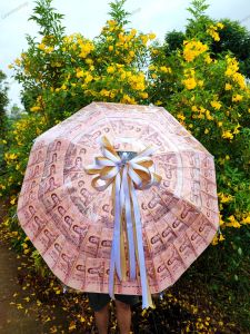 ร่มรับปริญญา100ใบ/ร่มใสใส่ธนบัตร/ พร้อมริบบิ้นฟรีสีทอง🧡ใส่ธนบัตรชนิดแบงค์20-1000บาท