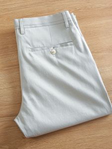 กางเกงลำลองชายผ้าลินินบางระบายอากาศได้ดี กางเกงขายาวทรงตรงสบายๆ สีกรมท่า กางเกงขายาวสำหรับใส่ไปทำงานในช่วงฤดูร้อน