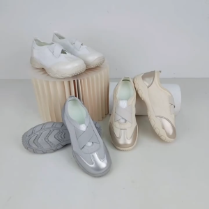 Grosir import jakarta Sepatu Onia Free Boxes Sepatu Wanita Fashion Sneaker Model Terbaru Size (36-40)