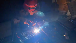 ลวดเชื่อม (2.5mm / 3.2mm) 2.5kg/กล่อง ลวดเชื่อมไฟฟ้า เชื่อมเหล็ก อุปกรณ์เชื่อม ลวดเชื่อมเหล็กE6013 ลวดเชื่อม