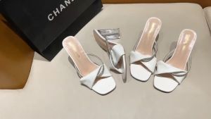 Hot sales รุ่นA57 รองเท้าแตะแฟชั่นผู้หญิง รองเท้าแตะส้นสูง (7ซม9 ซม ไซส์ 37-42) แต่งเพชรส้นใส ส้นแก้วเก๋มาก รุ่นใหม่สวยมาก สําหรับผู้หญิง เหมาะสำหรับสวมใส่และจับคู่