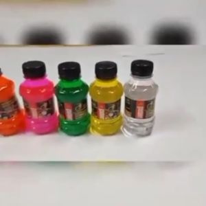 น้ำมันเบรคสี น้ำมันเบรคมอเตอร์ไซค์ DOT3 150ML. ใช้เติมที่กระปุกน้ำมันเบรคมอไซค์ มีหลายสี (1ชิ้น) ทนต่ออุณหภูมิสูง จุดเยือกแข็งต่ำ ป้องกันการหล่อลื่นและป้องกันการสึกหรอ ต้านทานแรงต้านของอากาศ จุดเยือกแข็งต่ำ