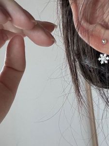 ต่างหูรูปหิมะหรูหราสำหรับผู้หญิง แฟชั่น 2025 ต่างหูรูปกระดูกหูแบบเรียบง่ายที่หรูหรา เครื่องประดับแฟชั่น ต่างหูแบบเป็นกลุ่ม