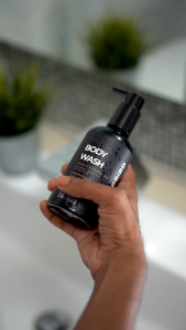 Skrubbird - Men’s Body Wash | Plant-Based Formula with Aloe Vera & Coconut | Gentle & Hydrating Shower Gel 250ml