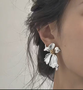 Viviann Original sterling silver Flower 925 Silver Needle Design Metal al Earrings High Grade and Fashionable Style Stud Earrings For Women Gift