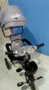 Sepeda Roda Tiga Anak Family F 329 HT Karl Kursi Bisa diputar Hadap Depan Orang Tua Mainan Musik Capung Ban Karet Baby Tricycle SpongeBob Squarepants Paw Patrol