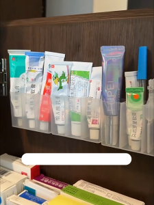 Transparent 3 Grid Wall Mount Storage Box for Lipstick Remote Control and Home Organization