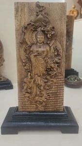 Phù điêu trầm hương Phật A Di Đà – biểu tượng của sự Giác Ngộ & Bình An