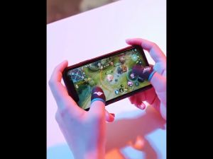 (แพ็ค 1 คู่) ถุงนิ้วเล่นเกม Gaming Finger Sleeve กันลื่นและป้องกันเหงื่อ ไร้ตะเข็บ ใส่สบาย สำหรับเล่น PUBG ROV COD เล่นได้อย่างสมูท ถุงนิ้วเกม ถุงมือเล่นเกม