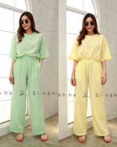 Set 2 ชิ้น ผ้าทอลายสก้อต   เนื้อผ้าเกรด คุณภาพ โทนสี พาสเทลสีสวยหวาน คลาสิก  เนื้อผ้า นิ่มใส่สบาย แยกใส่ได้   “”เสื้อ ดีเทลเป็นเสื้อคอ กลมแขน เอวจั้มขอบยางยืด ทรงสวยเก๋ น่ารัก    “”กางเกง เป็นทรงขากระบอก ขายาว มีกระเป๋าข้าง ทรงสวยเก๋ น่ารัก ดูดี เย็บแต่งข