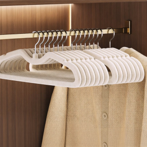 XUANG | Trendy New Velvet Hangers Anti-Shoulder Bump Slip-Proof Short Neck