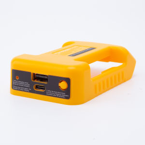 Bộ Sạc Pin Li-ion DeWalt 18V DCB203 Có Cổng USB Type-C Để Sạc Nhanh Máy Tính Xách Tay Và Điện Thoại Di Động (Không Phải Pin Thay Thế)