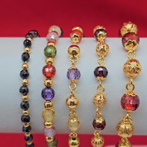 สร้อยข้อมือทองมณีใต้น้ำแท้ห้อยกระพรวน สีนพเก้า นิล แดง ความยาว 77.5 นิ้ว เสริมบารมี ชุบทอง ดีไซน์สวย ทองปลอมใส่แล้วปัง