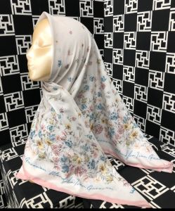 Mandjha Special Free Box Ivan Gunawan Fashion Scarf Motif Belle White Produksi Juga Belle GreyBelle BlackBelle Purple Ready Banyak Motif Lainnya Perfect MonogramLove Story Gradation Monogram Perfect Sumba MonogramDllSilahkan CO/Chat Thanks Shay