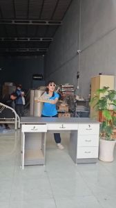 Bàn làm việc văn phòng cao cấp 140cm- bàn văn phòng lớn ngang 1m4 màu trắng sang trọng đẹp tphcmbd