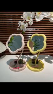 กระจกแต่งหน้า กระจกแต่งหน้าที่เรียบง่ายและน่ารัก กระจกแต่งหน้าที่ถอดออกได้และหมุนได้ กระจกแต่งหน้าที่น่ารักและสร้างสรรค์