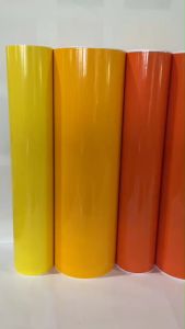 สติ๊กเกอร์ พีวีซี สีแดง รหัส 908 หน้ากว้าง 106 cm ความยาวแบ่งขาย 1 2 3 4 5 m