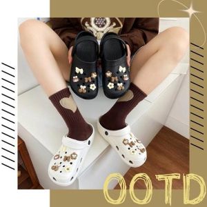 Sheii เเนะนําเลย  รองเท้าแตะแฟชั่นหัวโตแบบสวมผู้หญิง  แถมฟรีเซ็ทตัวติดน้องผู้หญิงผมสีนํ้าตาลสุดน่ารัก พื้นนิ่ม ทรงสวย ใส่สบาย ราคาโคตรดี  คอลเลคชั่นดีเเบบนี้ต้องมีติดตู้ไว้เลยน้า รีบไปตํากันเลย