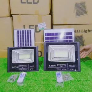 Đèn led năng lượng mặt trời  đèn năng lượng mặt trời sân vườn VINCENT LED đèn pha đơn LEON 300W500W cảm biến áng sáng tự động sáng có điều khiểntấm pin dây dài gần 5m chống nước IP67 bảo hành 1 năm