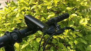 Lampu Depan Sepeda 400lm LED 2000Ah Tahan Air 3Mode Untuk MTB & Roadbike