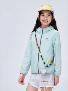 XTEP | Lightweight Breathable Sports Windbreaker UPF 50+