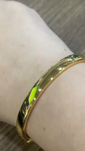 Poh Heng Jewellery 22K Flat Bangle in Yellow Gold [Price By Weight]