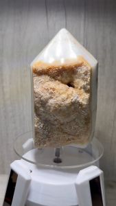 巴西黃水晶摆件 牛奶雪景软糖水晶晶镇 能量柱 装饰品 天然水晶 Brazilian exquisite ornaments  ornaments natural crystal ornaments citrine crystal pillar milk snow fudge