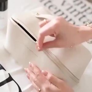 Portable Luxury Cosmetic Organizer Bag Large Capacity Women Travel Makeup Case Waterproof Multifunctional Toiletry Storage Bag