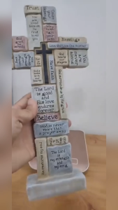 Christian Cross Prayer Sculpture Jesus Cross Statue Home Decor Resin Crafts Indoor Scene Ornaments