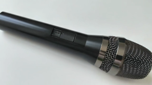 Professional Home KTV Stage Wired Dynamic Microphone Karaoke Anti-Roaring Metal Microphone Conference Singing Travel Bus Handheld Microphone