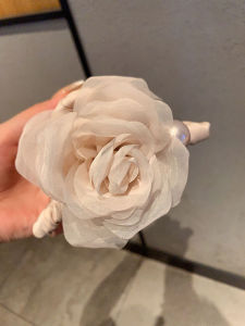 Elegant Floral Hair Claw: A Must-Have High Fashion Accessory for 2024