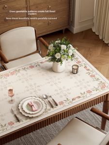 FANJUTAIDU | Heat-Resistant Waterproof Oil-Repellent Elegant Table Pad