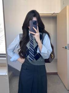 Stunning Preppy Style Womens Knitted Short Vest Shirt Set Spring Autumn 2025 New Arrival Fashionable Diamond Pattern Two-Piece Set