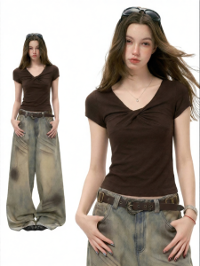 EVPGB | Áo Thun cổ V Tay Ngắn Ôm Người Màu Nâu Vintage