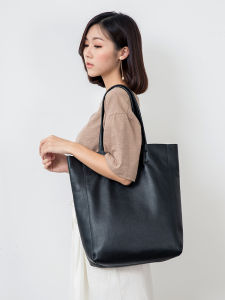 Leather Tote Bag Womens Large Capacity Handbag Single Shoulder Bag Top Layer Cowhide Simple Fashion British Style Casual Bag