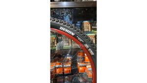 MAXXIS Ban Luar Sepeda MTB Rekon 27.5 x 2.40 TR Bicycle Outer Tires