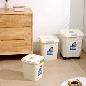 Winky Wink😻🐶กล่องอาหารสัตว์เลี้ยง ความจุขนาดใหญ่ 10 กก. พร้อมถ้วยตวง กล่องเก็บอาหารสัตว์เลี้ยง ถังใส่อาหารสุนัข แมว เก็บอาหารสุนัขอาหารแมว มีตัวซีลอย่างดีความชื้น ู