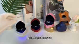 Kotak Cincin Hati LED Romantis/Kotak Perhiasan /Wedding Cincin/Finger Ring Box Bercahaya dan Berkilau Untuk Pernikahan dan Lamaran