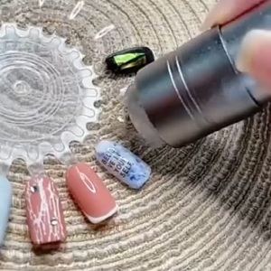 ไฟฉาย UV หัวซิลิโคน แบบใส่ถ่าน 🔦💅