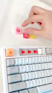 FANTASY High Quality Cute Fruit Translucent Fruit Series Strawberries Keycap Mechanical Keyboard Accessories 1pc Also Available In Orange Watermelon And Lemon Designs Bright Juicy Colors With Glossy Translucent Look Perfect For Fun Fresh Playful