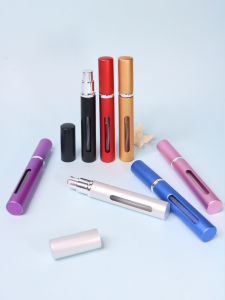 ขวดน้ําหอมแบบพกพาขนาดเล็กขนาด 5 มล. คอนเทนเนอร์ตัวอย่างการเดินทางแบบใช้ซ้ําได้ ขวดสเปรย์ขนาดเล็กขวดเดินทางโคโลญจน์ สิ่งจําเป็นในวันหยุด