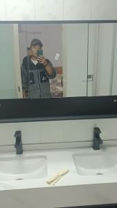 ชุดอ่างล้างหน้าขนาดใหญ่พร้อมเครื่องกระจกอัจฉริยะและตู้เก็บของไม้จริงสำหรับห้องน้ำ