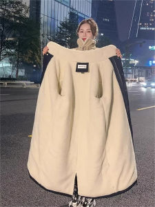 แจ็คเก็ตผ้าฝ้ายขนแกะหนา ทรงยาวถึงเข่า สำหรับฤดูหนาว แฟชั่นสตรีไซส์ใหญ่ แขนยาว ปกตั้ง กระดุม สีพื้น