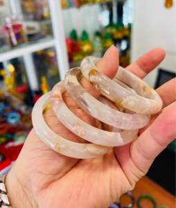 Vòng tay đá Hoa Anh Đào bản cối mang lại May Mắn Hạnh Phúc và Bình An + Hộp gấm