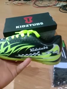 KIDZTUBS Sepatu Futsal Anak Laki-Laki Size 28 29 30 31 32 33 34 35 36 37 KDZ1443111324