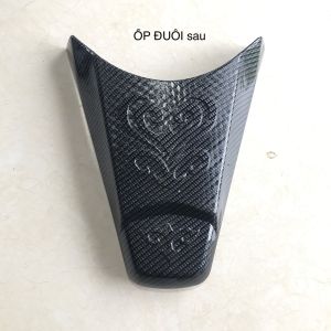ỐP ĐUÔI SAU BIỂN SỐ DÙNG CHO ĐỜI XE SHMODE 2020 2021 2022 2023 2024 CACBON